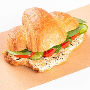 کراسان پنیر، خیار و گوجه